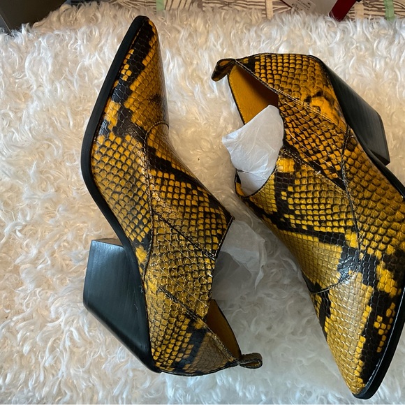 🎉2xHP- Best in Shoes🎉 Vince Camuto Jetera Size 7M - Picture 4 of 5